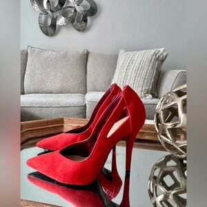 Zara suede Vibrant Red Women's Heels size 5/35 -never worn!-